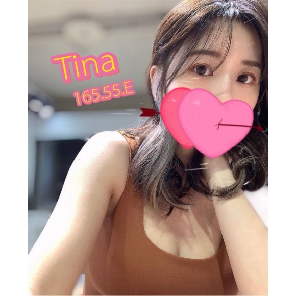高雄按摩 Tina 暗配 長腿E杯